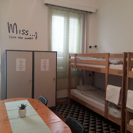 East Side Hostel บูดาเปสต์ ภายนอก รูปภาพ