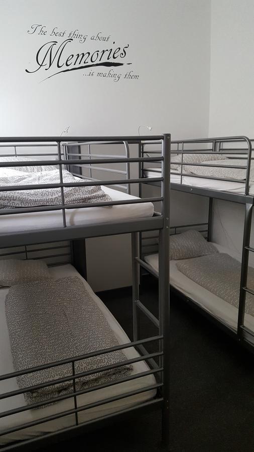 East Side Hostel บูดาเปสต์ ภายนอก รูปภาพ
