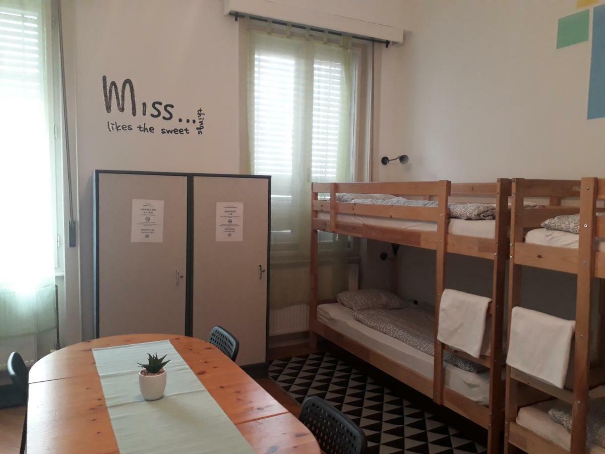 East Side Hostel บูดาเปสต์ ภายนอก รูปภาพ