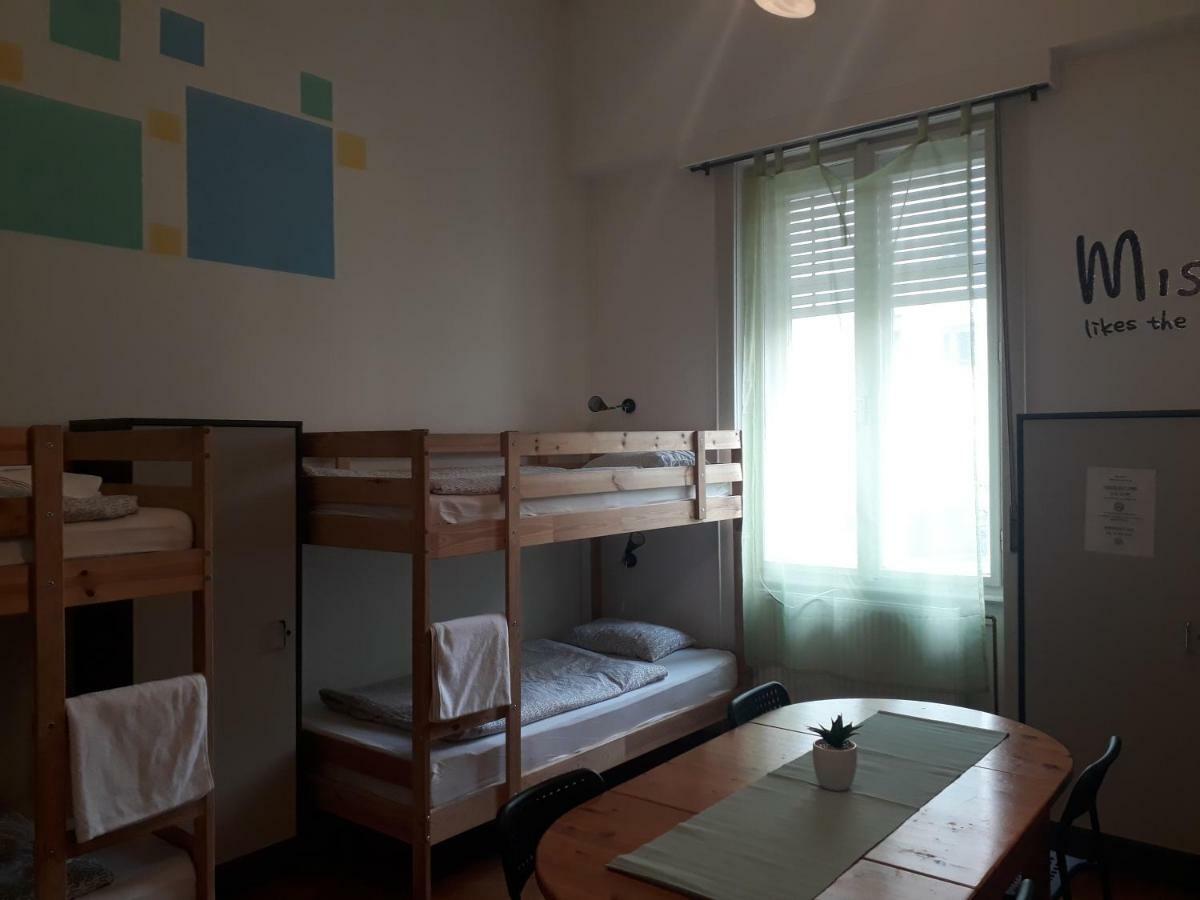 East Side Hostel บูดาเปสต์ ภายนอก รูปภาพ