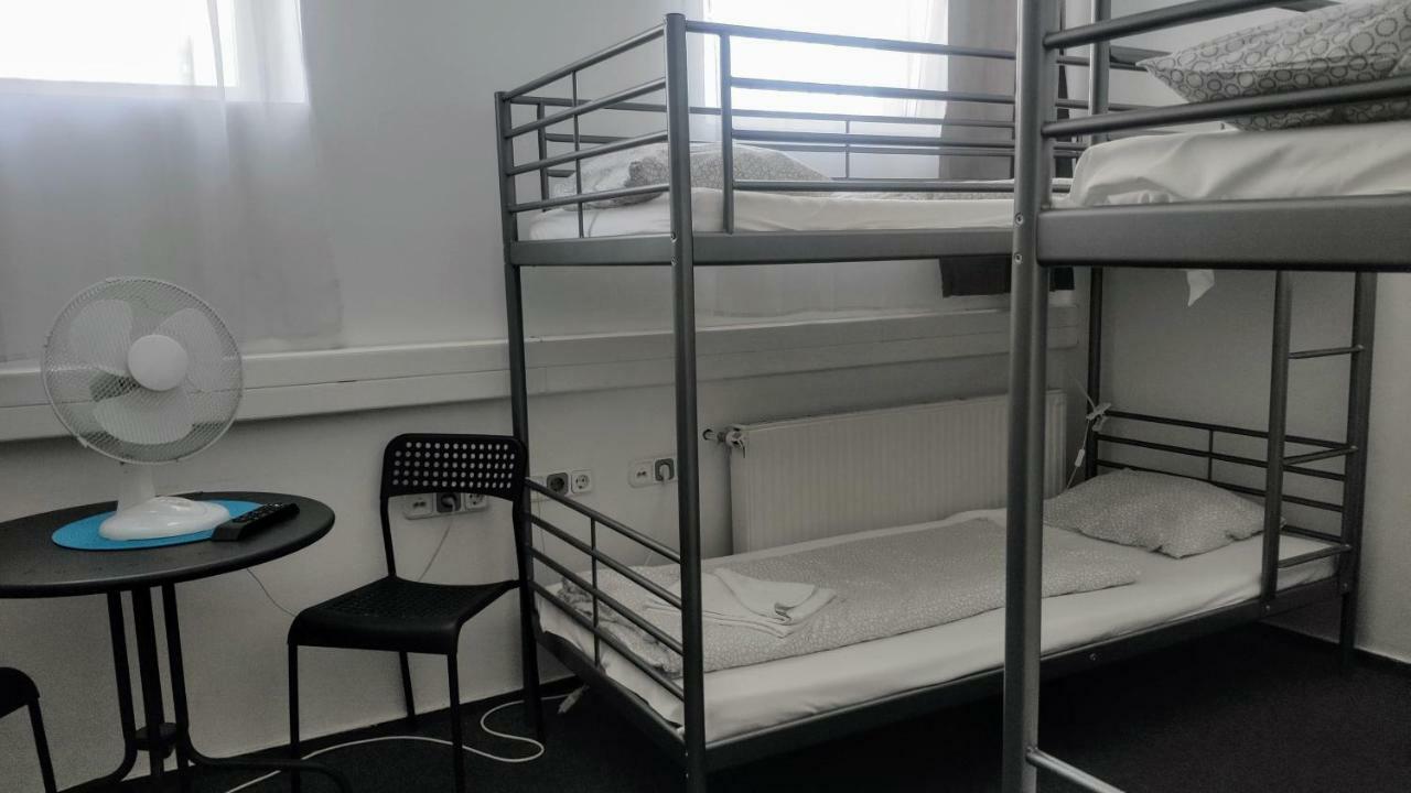 East Side Hostel บูดาเปสต์ ภายนอก รูปภาพ