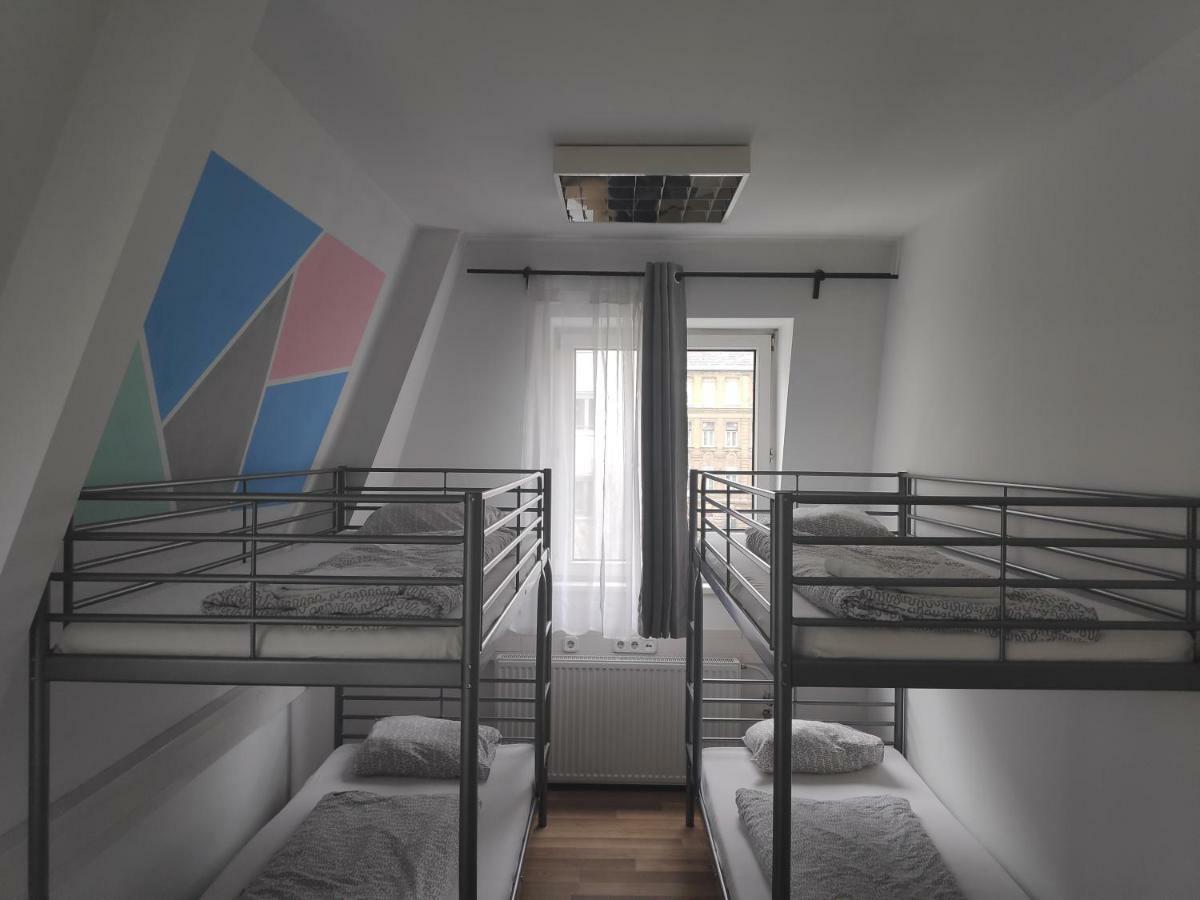 East Side Hostel บูดาเปสต์ ภายนอก รูปภาพ