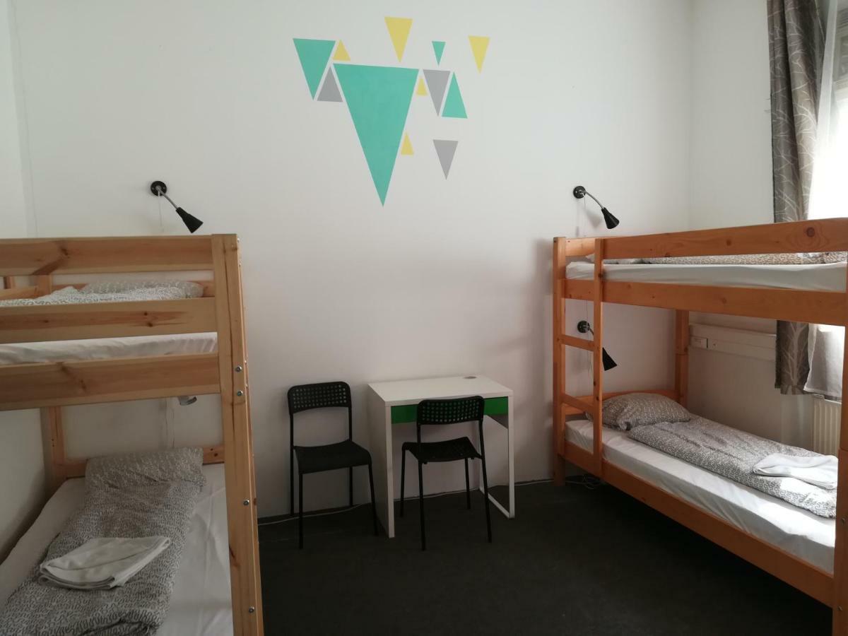East Side Hostel บูดาเปสต์ ภายนอก รูปภาพ