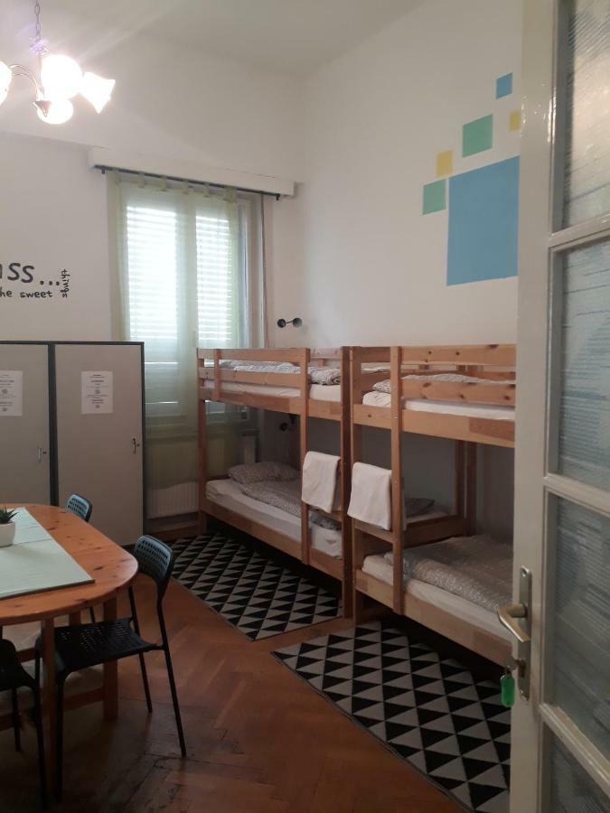 East Side Hostel บูดาเปสต์ ภายนอก รูปภาพ