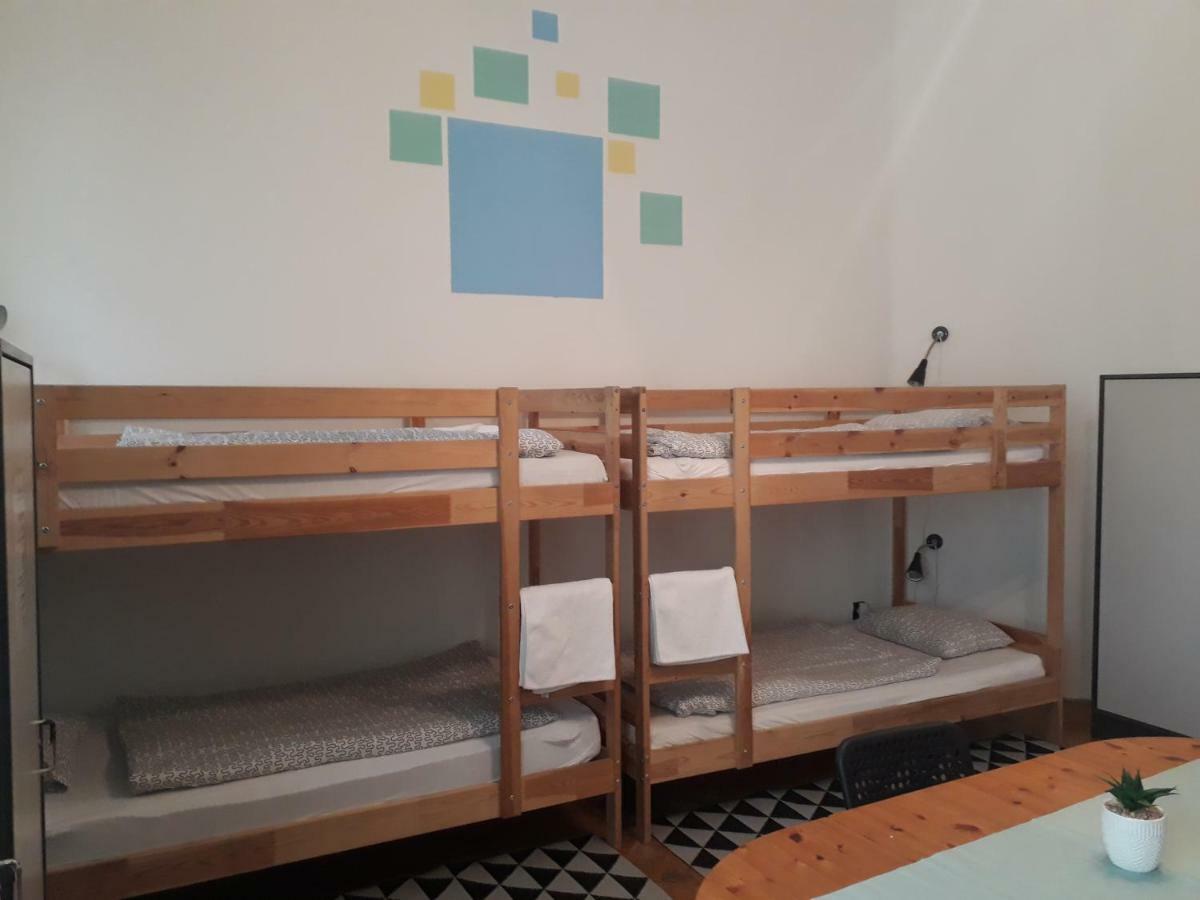 East Side Hostel บูดาเปสต์ ภายนอก รูปภาพ