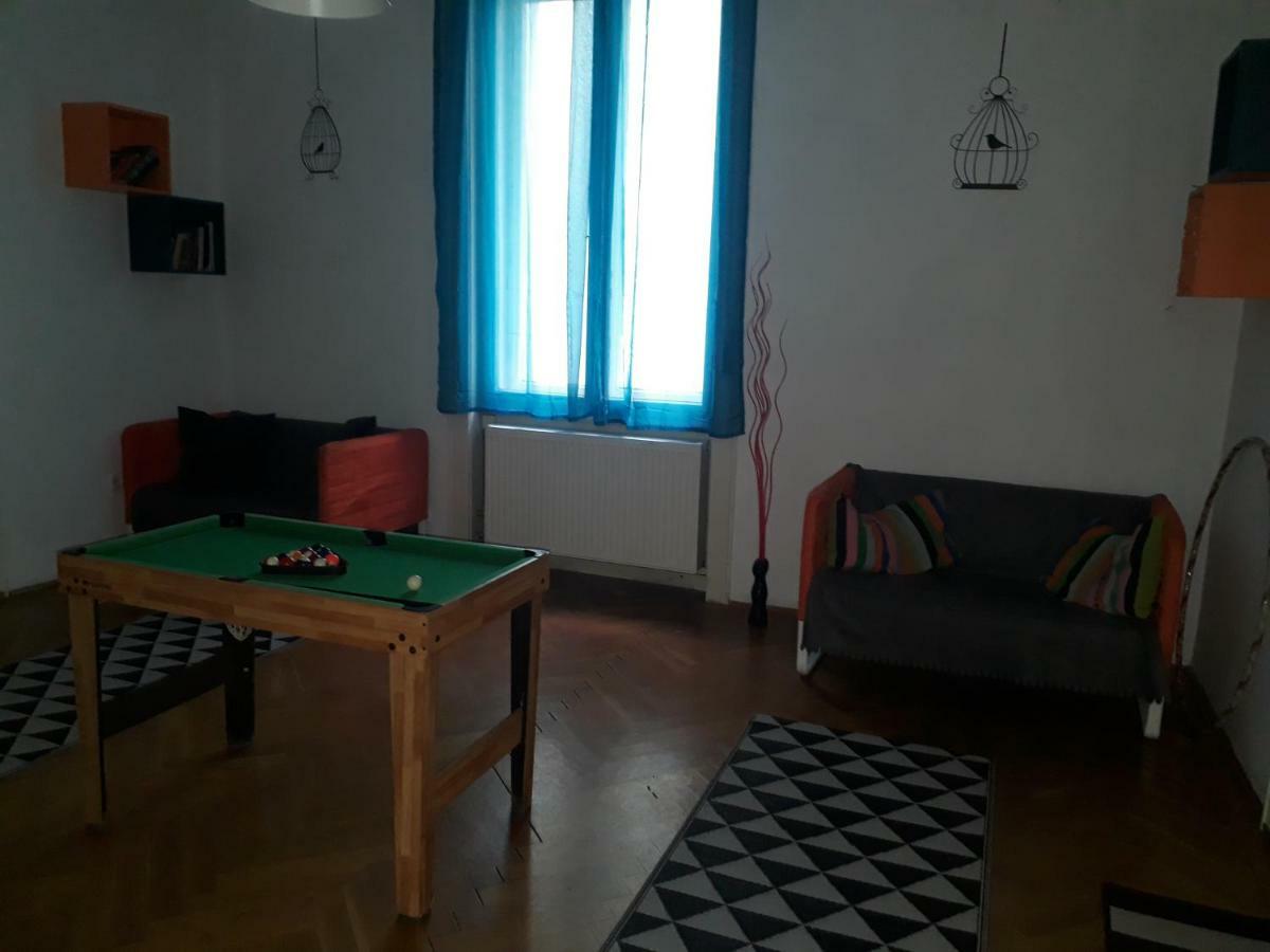 East Side Hostel บูดาเปสต์ ภายนอก รูปภาพ