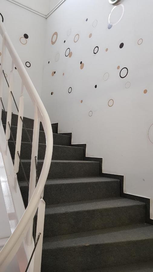 East Side Hostel บูดาเปสต์ ภายนอก รูปภาพ