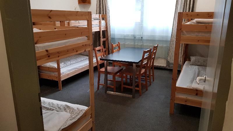 East Side Hostel บูดาเปสต์ ภายนอก รูปภาพ